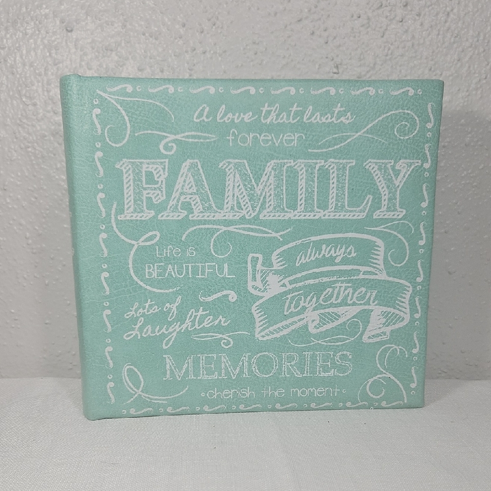 NWOT Nicole Miller Home Mint Green Family a love that last Photo Album 6x4